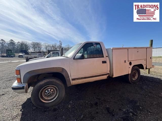 Image of Chevrolet 3500 equipment image 1