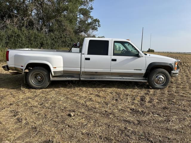 Image of Chevrolet 3500 equipment image 2