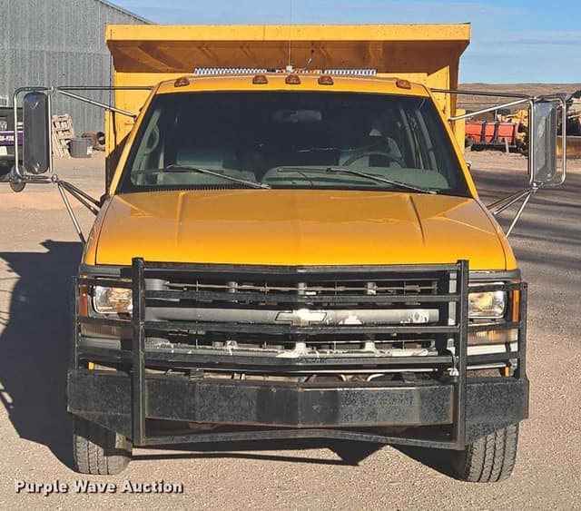 Image of Chevrolet 3500 equipment image 1