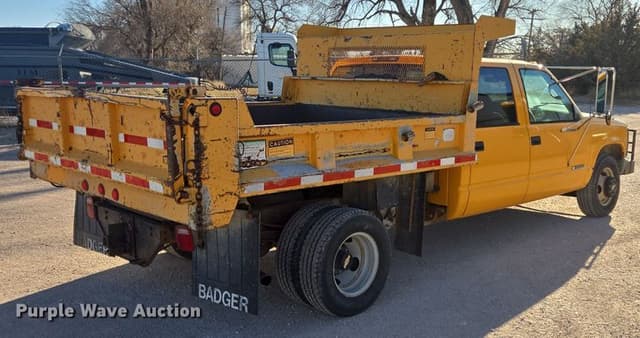 Image of Chevrolet 3500 equipment image 4