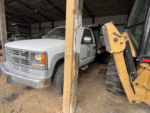 Image of Chevrolet 3500 equipment image 3