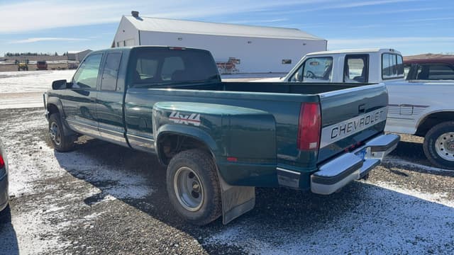 Image of Chevrolet 3500 equipment image 1