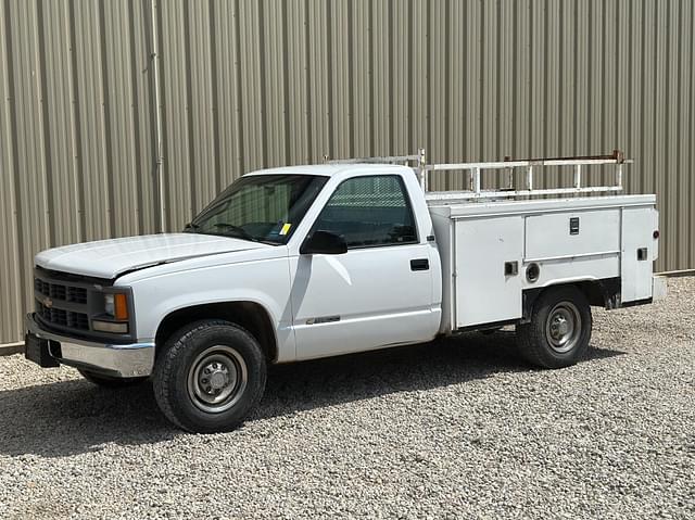 Image of Chevrolet 3500 equipment image 1