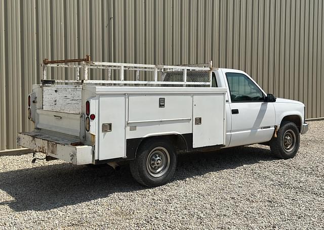 Image of Chevrolet 3500 equipment image 4