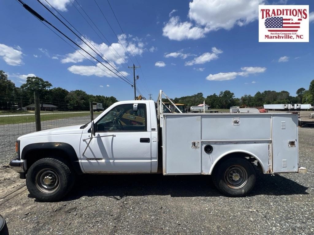1996 Chevrolet 2500 Equipment Image0
