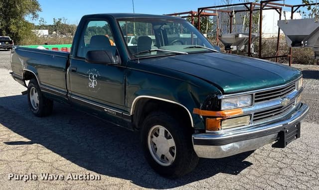 Image of Chevrolet C1500 equipment image 2