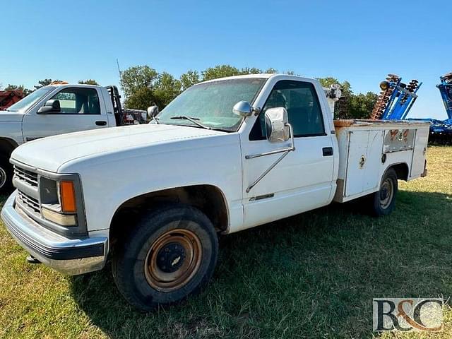 Image of Chevrolet 2500 equipment image 2