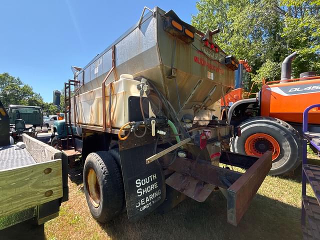 Image of Chevrolet C7500 equipment image 4