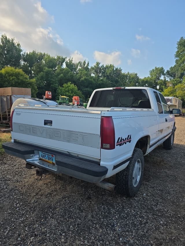 Image of Chevrolet K1500 equipment image 2