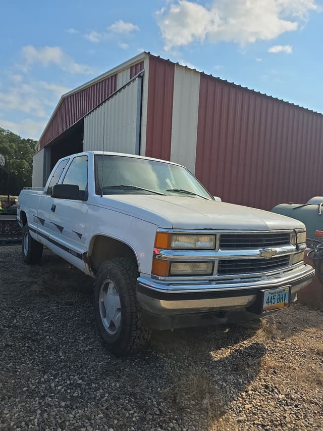 Image of Chevrolet K1500 equipment image 1