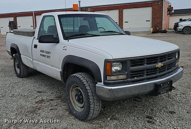 Image of Chevrolet K2500 equipment image 2