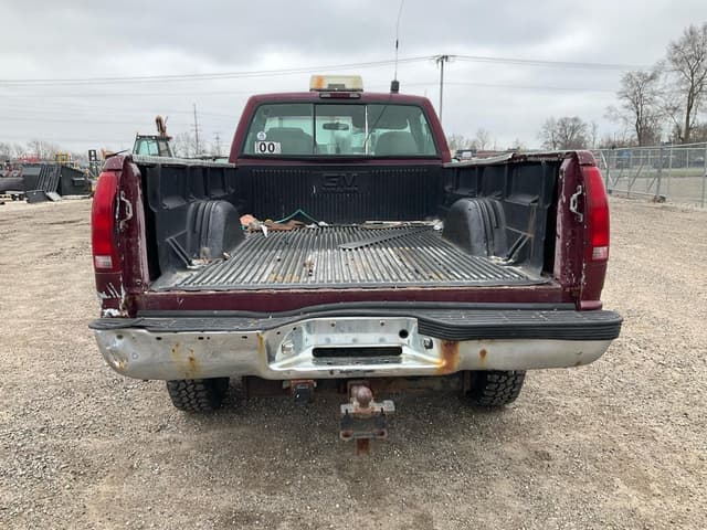 Image of Chevrolet 2500 equipment image 3