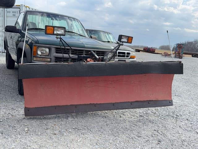 Image of Chevrolet 2500 equipment image 2