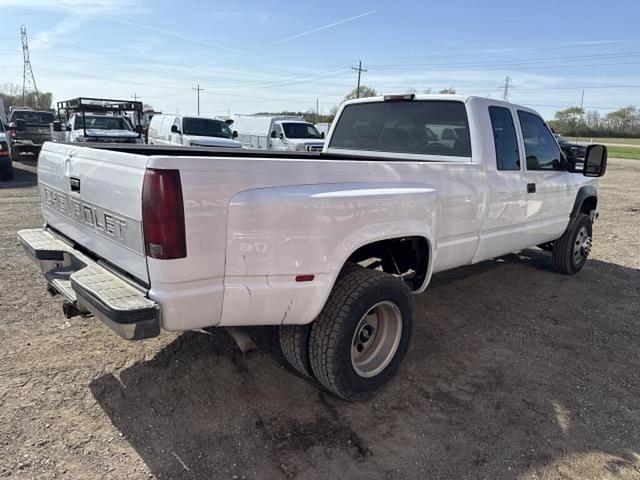 Image of Chevrolet K3500 equipment image 3