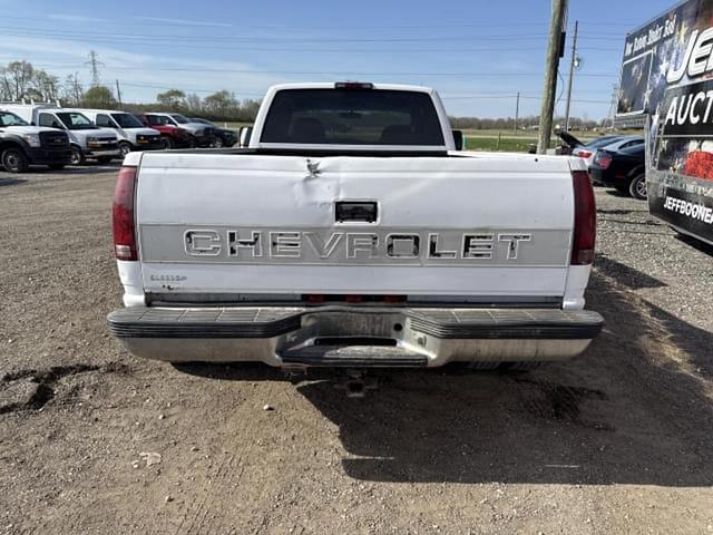 Image of Chevrolet K3500 equipment image 2