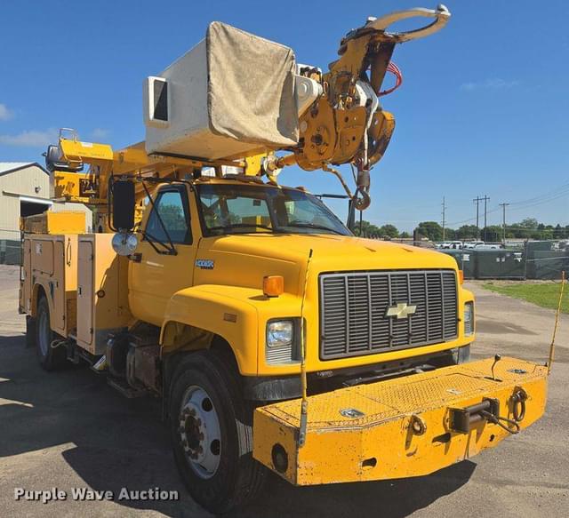 Image of Chevrolet Kodiak equipment image 2