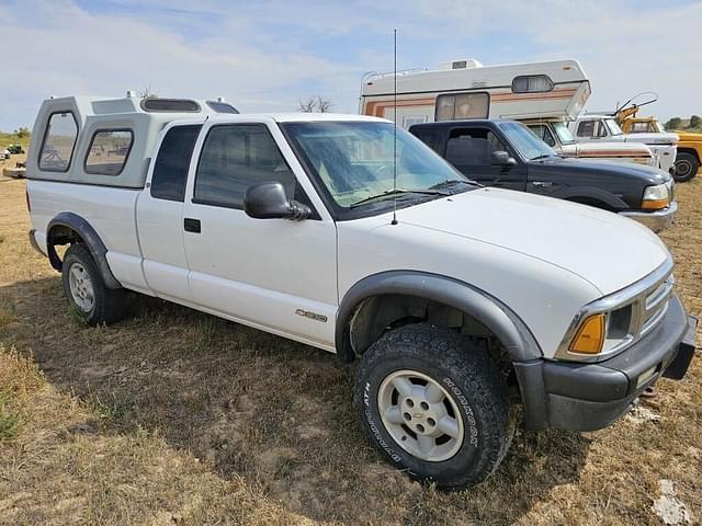 Image of Chevrolet S10 equipment image 4