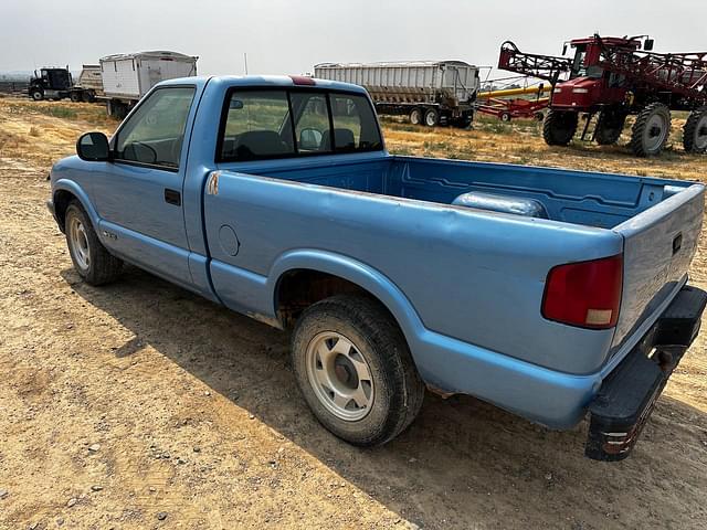 Image of Chevrolet S10 equipment image 2