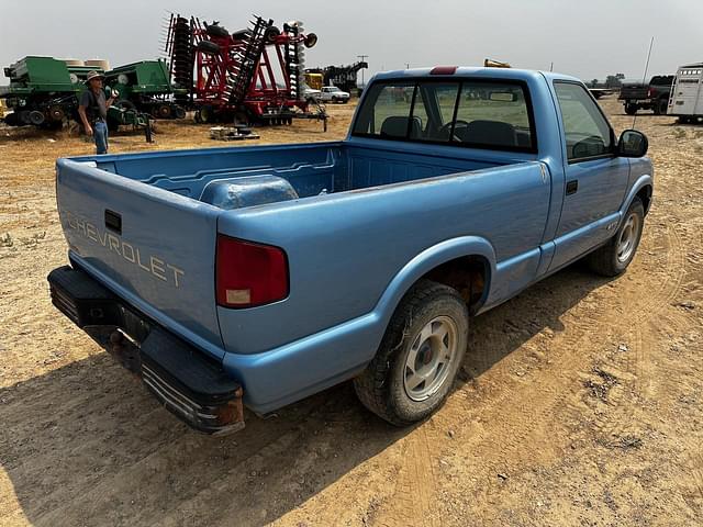 Image of Chevrolet S10 equipment image 4