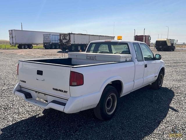 Image of Chevrolet S10 equipment image 4