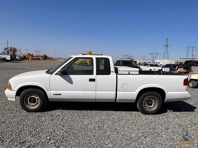 Image of Chevrolet S10 equipment image 1