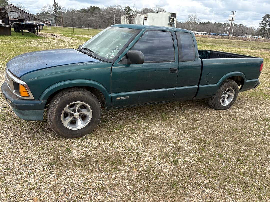 Image of Chevrolet S10 Primary image