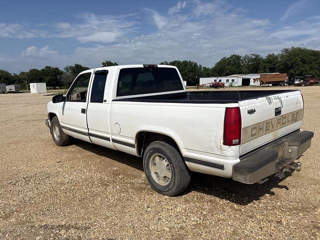 Image of Chevrolet 1500 equipment image 2
