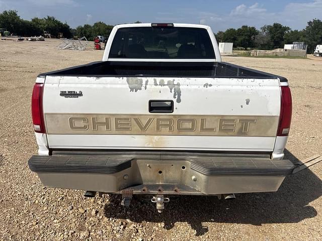 Image of Chevrolet 1500 equipment image 3