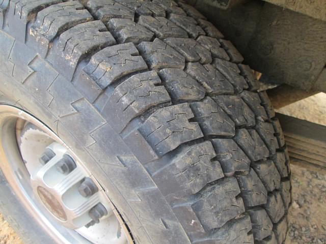 Image of Chevrolet 3500 equipment image 4