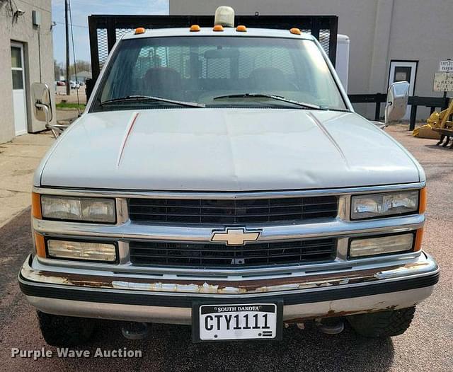 Image of Chevrolet 3500 equipment image 1