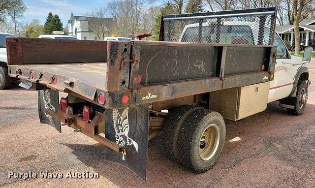 Image of Chevrolet 3500 equipment image 4