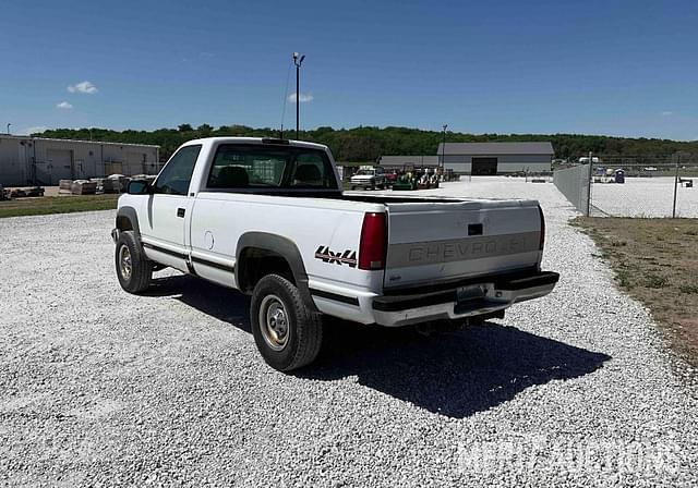 Image of Chevrolet K2500 equipment image 2