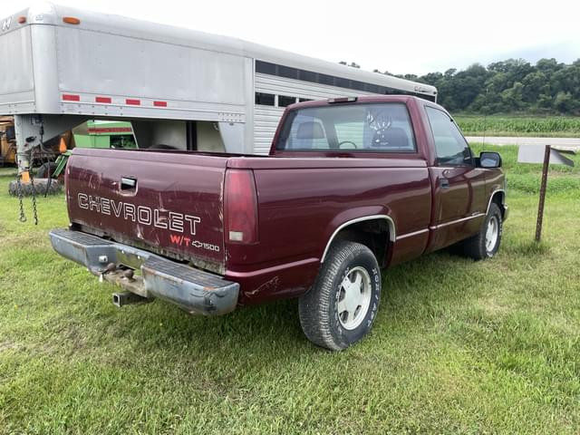 Image of Chevrolet 1500 equipment image 4