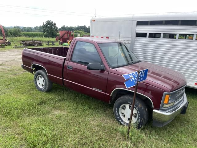 Image of Chevrolet 1500 equipment image 3