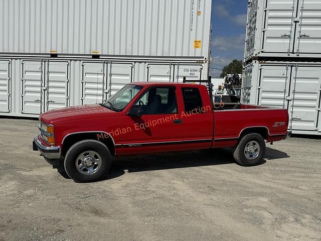 Image of Chevrolet 1500 equipment image 2