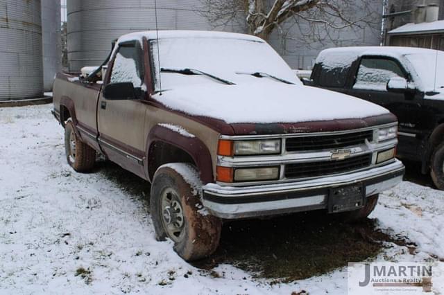 Image of Chevrolet 2500 equipment image 1