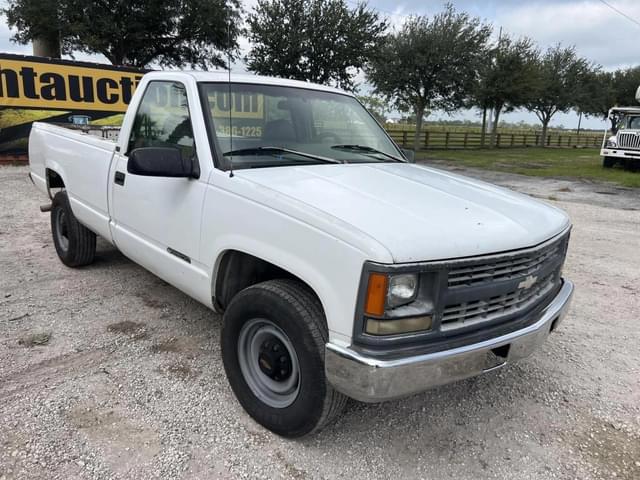 Image of Chevrolet 2500 equipment image 3