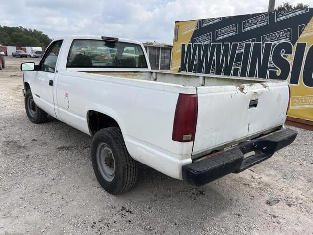 Image of Chevrolet 2500 equipment image 1