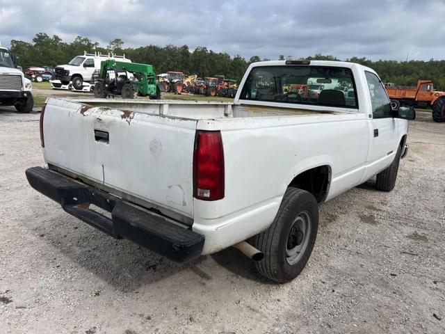 Image of Chevrolet 2500 equipment image 2