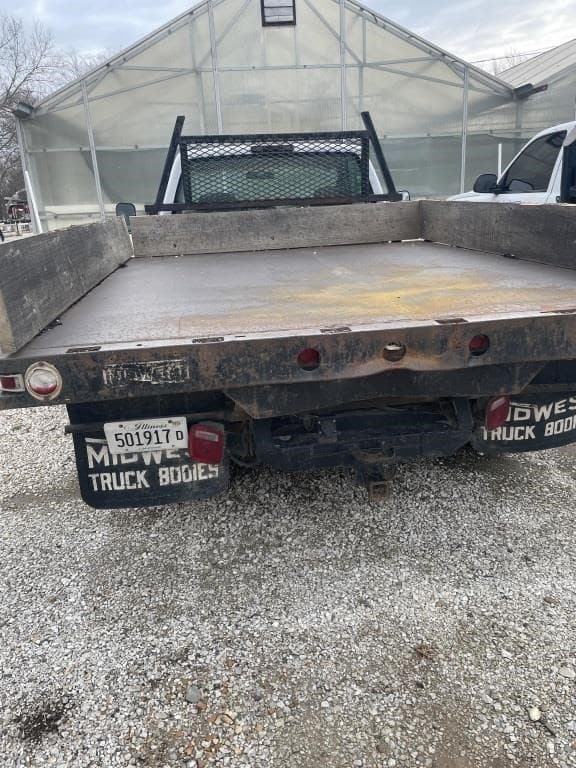 Image of Chevrolet 3500 equipment image 3