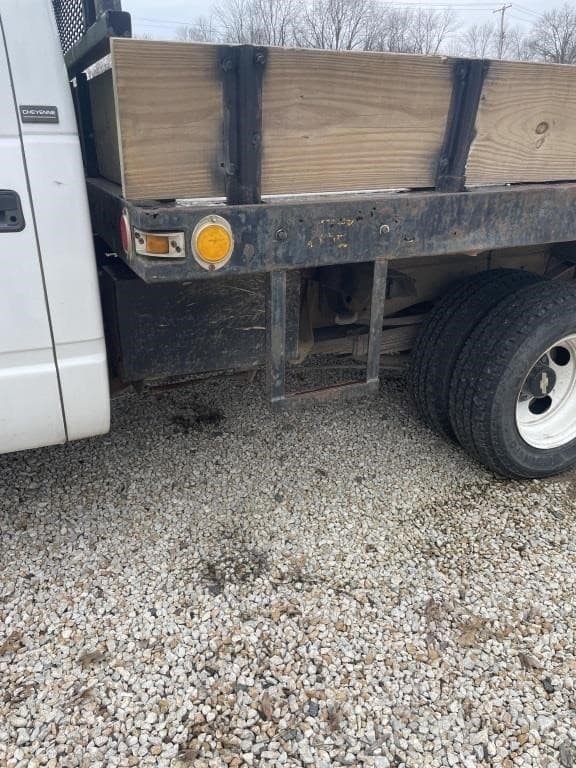 Image of Chevrolet 3500 equipment image 2