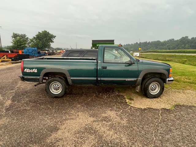 Image of Chevrolet 3500 equipment image 3