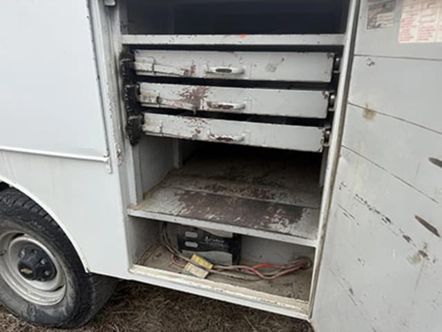 Image of Chevrolet 3500 equipment image 3