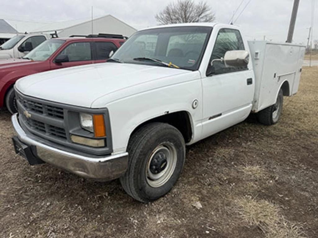 1996 Chevrolet 3500 Equipment Image0