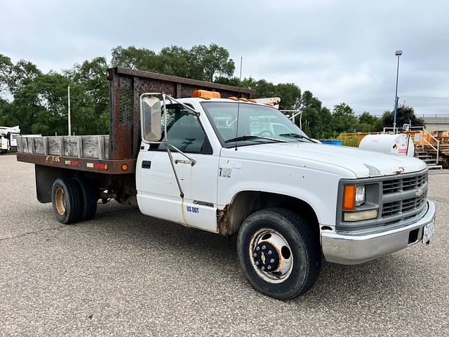 Image of Chevrolet 2500HD equipment image 2