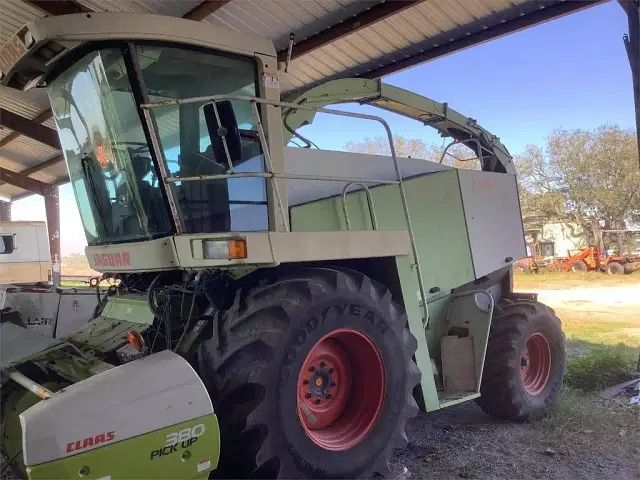 Image of CLAAS Jaguar 880 equipment image 2