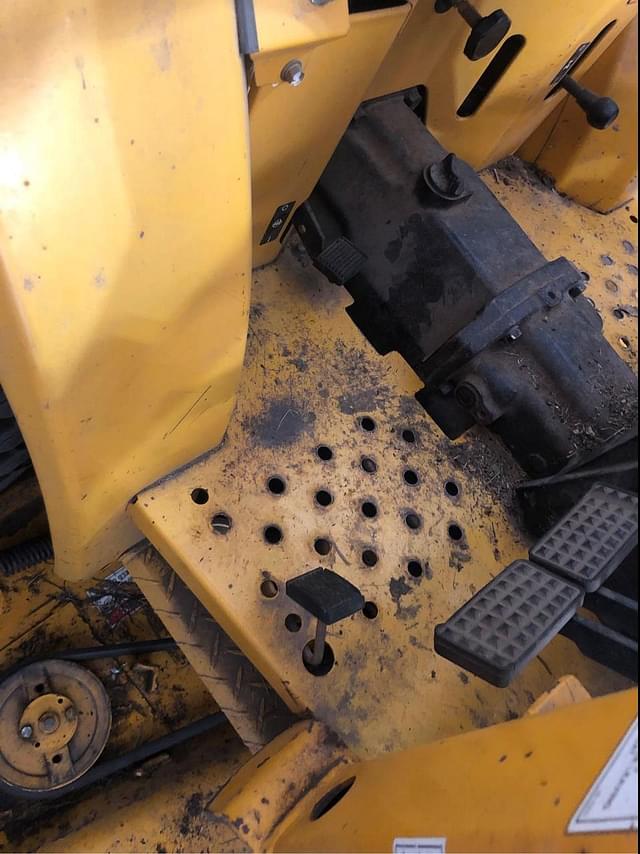 Image of Cub Cadet 7234 equipment image 4