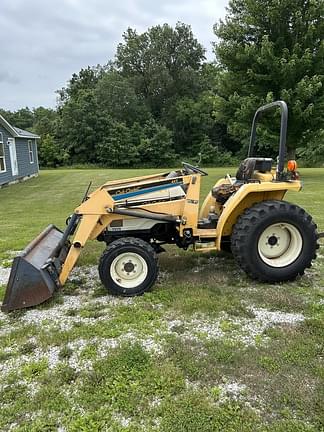 Image of Cub Cadet 7275 equipment image 1
