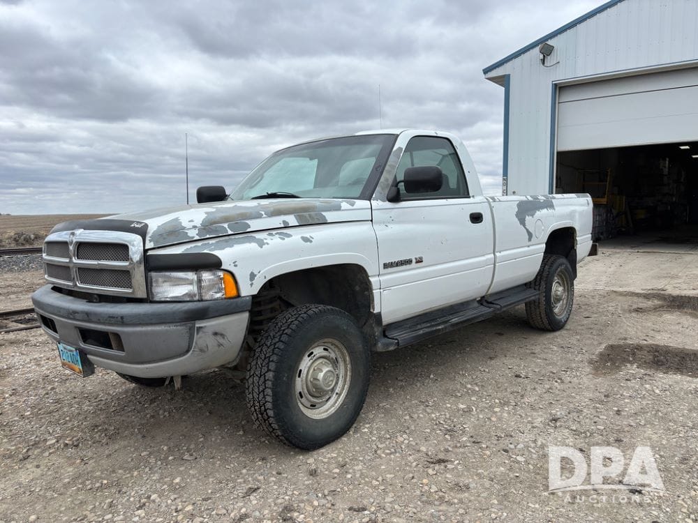 1996 Ddoge Ram 2500 Equipment Image0