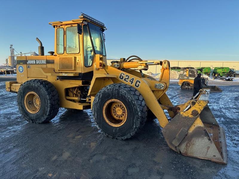 1996 John Deere 624G Equipment Image0